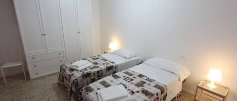 2 bedrooms, WiFi, bed sheets
