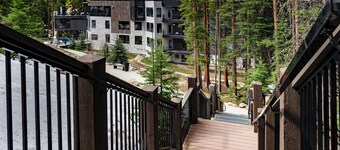 Ski-In/Out Mountain Condo + Hot Tub | 2BR