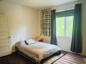5 bedrooms, iron/ironing board, travel cot, WiFi