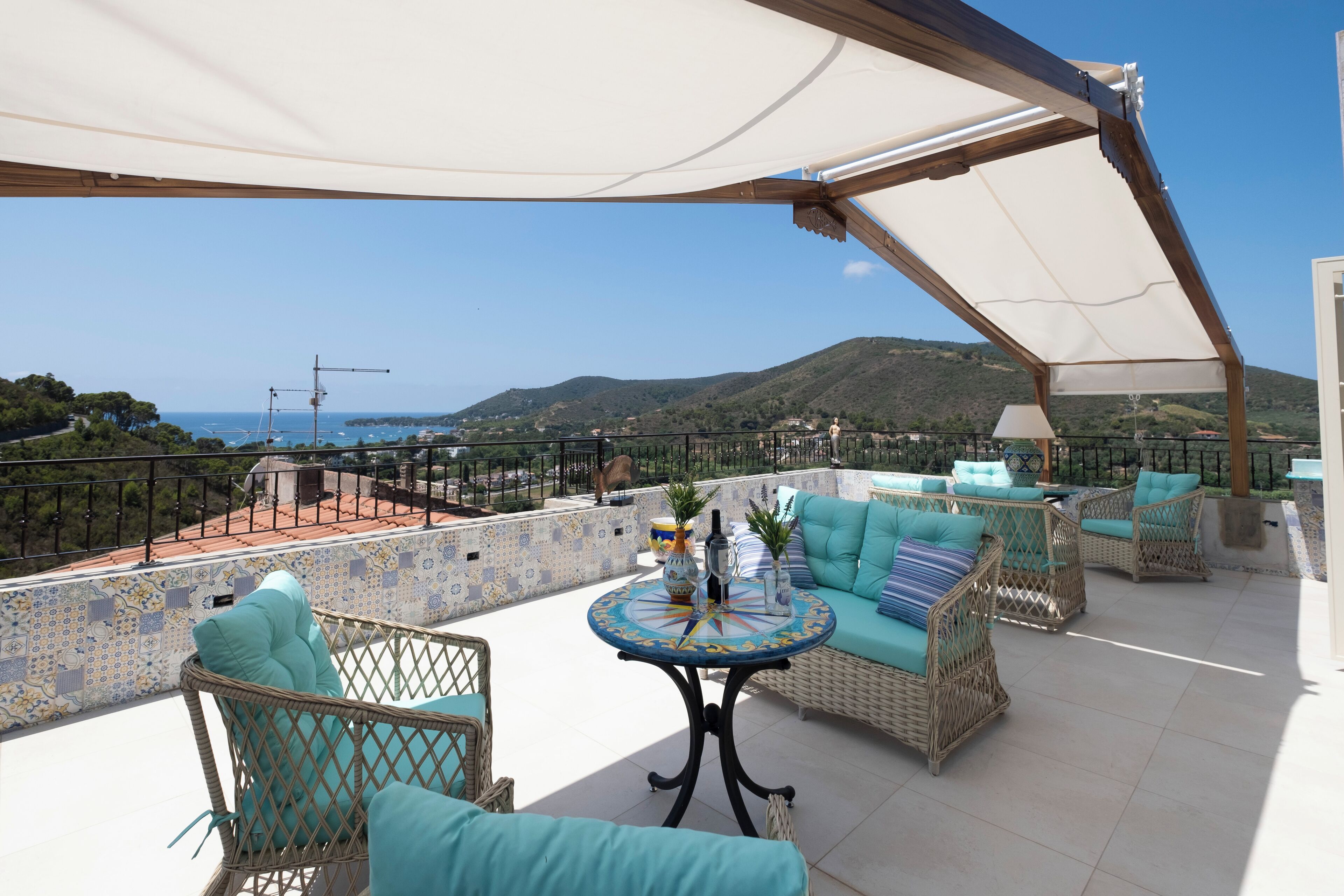 Deluxe Quadruple Room | Terrace/patio