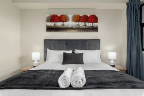 2 bedrooms, iron/ironing board, internet, bed sheets