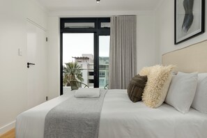 1 soverom, safe på rommet, strykejern/-brett og internettilgang