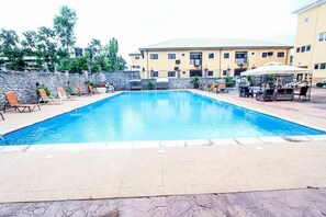 Kolam renang outdoor