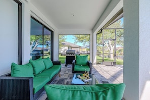 Terrace/patio - Sleeps 8 - Heated Pool - Games - Quiet area - Stars Vacation Rentals (Cape Coral)