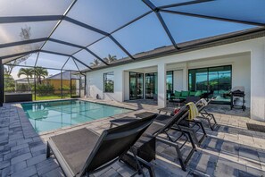 A heated pool - Sleeps 8 - Heated Pool - Games - Quiet area - Stars Vacation Rentals (Cape Coral)