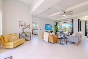 Smart TV, books - Sleeps 8 - Heated Pool - Games - Quiet area - Stars Vacation Rentals (Cape Coral)