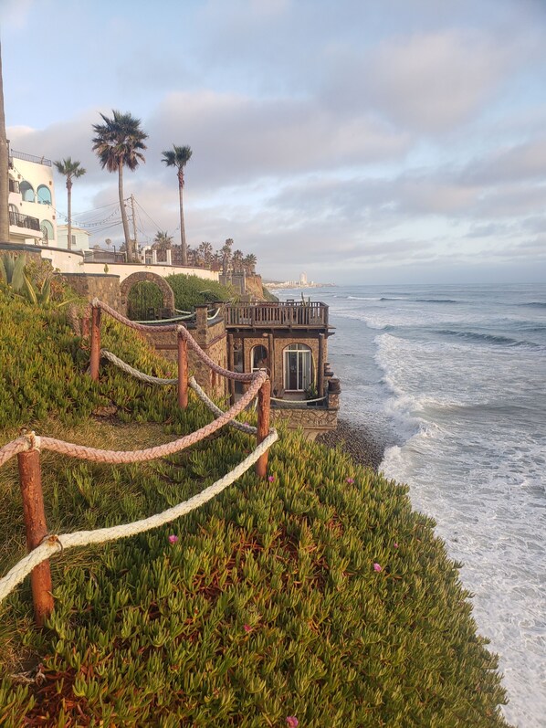 On the beach, sun-loungers - Cabana over the Sea - Crashing Waves & Spectacular Sunsets- pool, jacuzzi, beach (Primo Tapia)