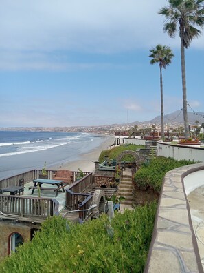 Outdoor dining - Cabana over the Sea - Crashing Waves & Spectacular Sunsets- pool, jacuzzi, beach (Primo Tapia)