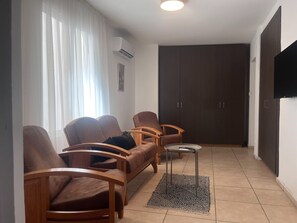 Căn hộ Cao cấp, ban công, quang cảnh thành phố | 2 phòng ngủ, màn/rèm cản sáng, bàn ủi/dụng cụ ủi quần áo 