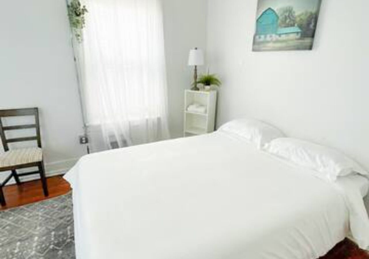 Cozy Studio with WiFi & AC in the Heart of University City