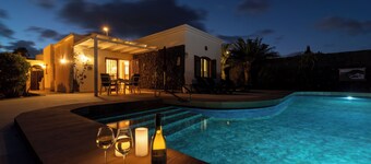 Luxury villa near beach (2 bedr., 2 bathr.) with nature-inspired private pool