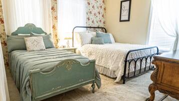 2 Schlafzimmer, Schreibtisch, BĂŒgeleisen/BĂŒgelbrett, WLAN