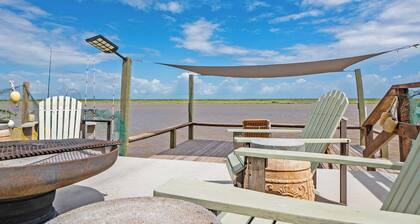 Beautiful ICW Home in Sargent: Gulf Views, Fishing Haven, and Beach Bliss