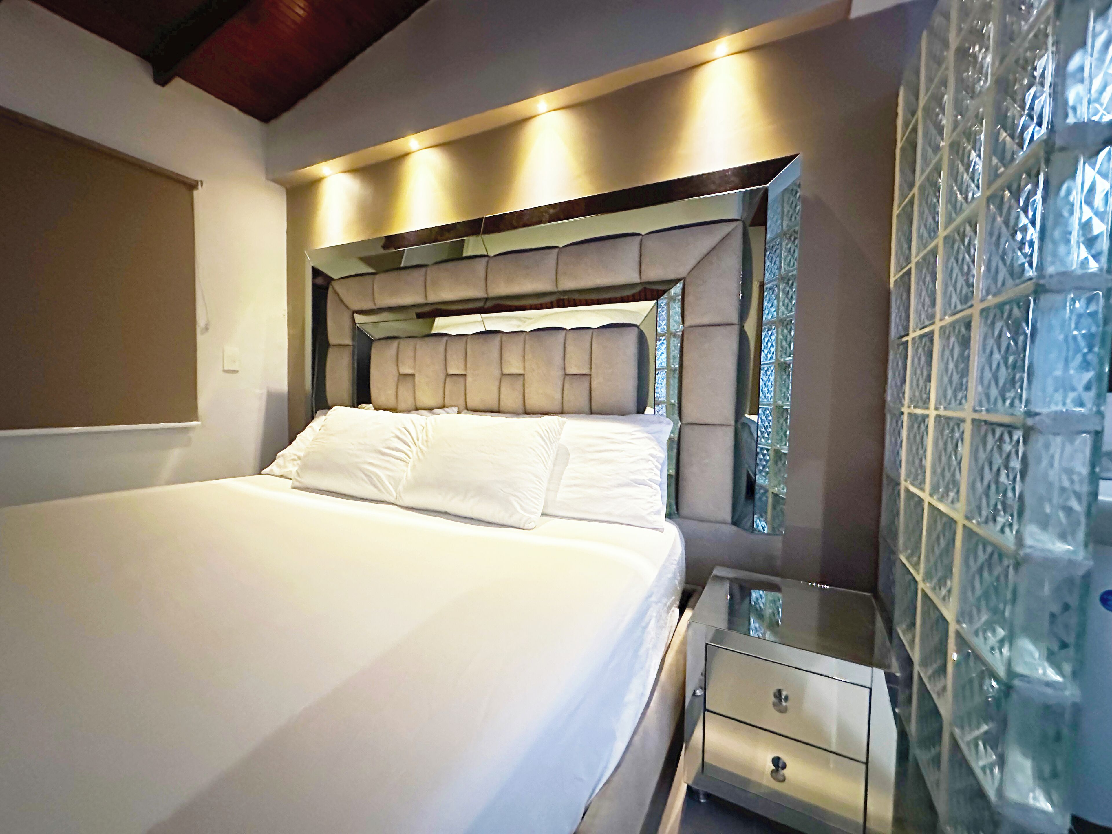 18 dormitorios, wifi gratis, ropa de cama