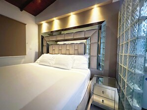 18 bedrooms, free WiFi, bed sheets - PROMO 18 BDRM Building, Pool+ 5Jacuzzis at Poblado (Medellín)