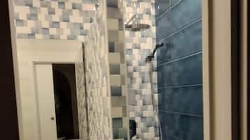 House | Bathroom | Shower, towels
