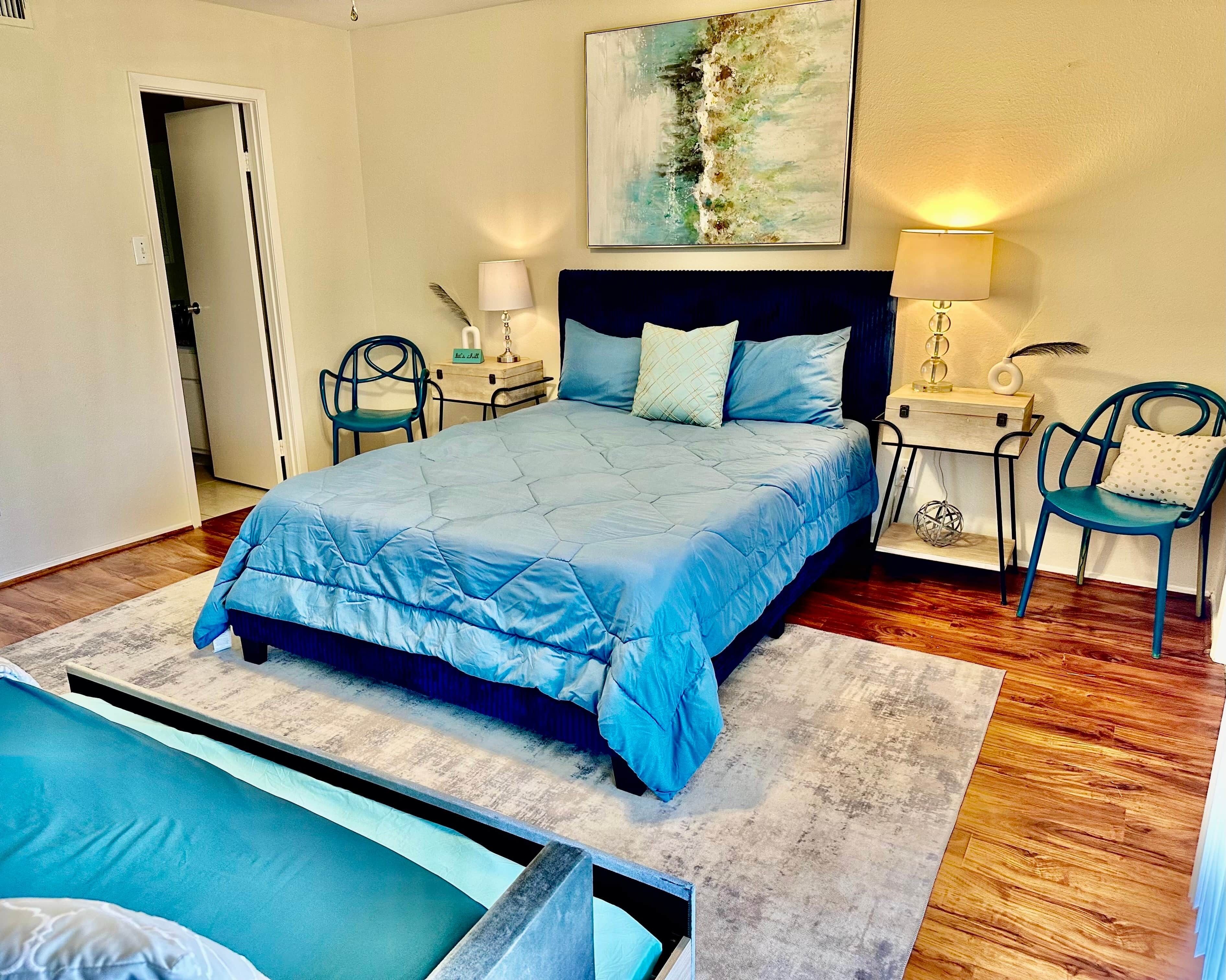 2 habitaciones, tabla de planchar con plancha, wifi y ropa de cama 