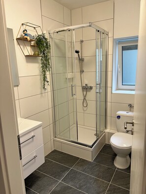 Hårtørrer, håndklæder, Toiletpapir