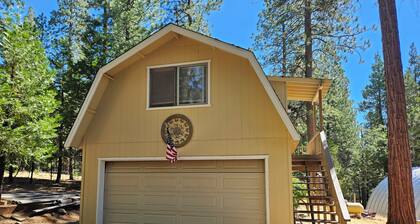 Cozy 1-bedroom apartment in welcoming Pioneer with WiFi, AC. Close to Kirkwood.