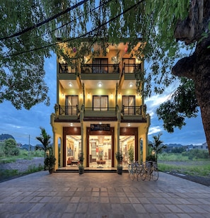 Front of property - Le Maison Tam Coc Boutique Hotel (Hoa Lu)