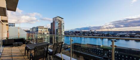 Apartment, 2 Bedrooms, City View | Terrace/patio