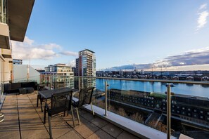 Apartment, 2 Bedrooms, City View | Terrace/patio - Cosy Corner Apartment Near to Excel (London)