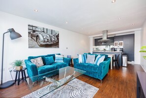 Apartment, 2 Bedrooms, City View | Living room - Cosy Corner Apartment Near to Excel (London)