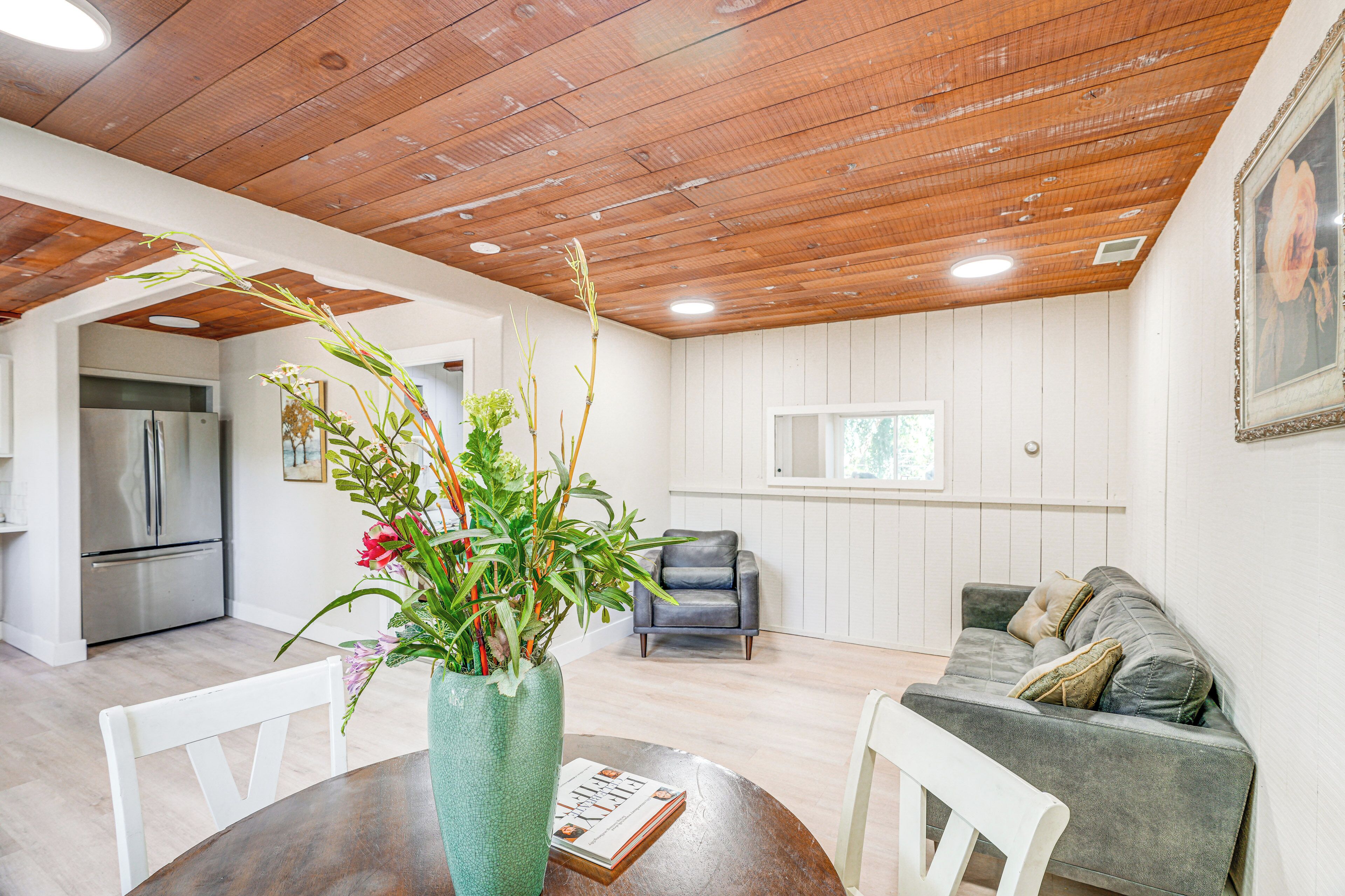 Central Salinas Apartment, Moments to Monterey!