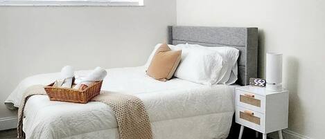 1 室のベッドルーム、アイロン / アイロン台、WiFi (無料)、ベッドシーツ