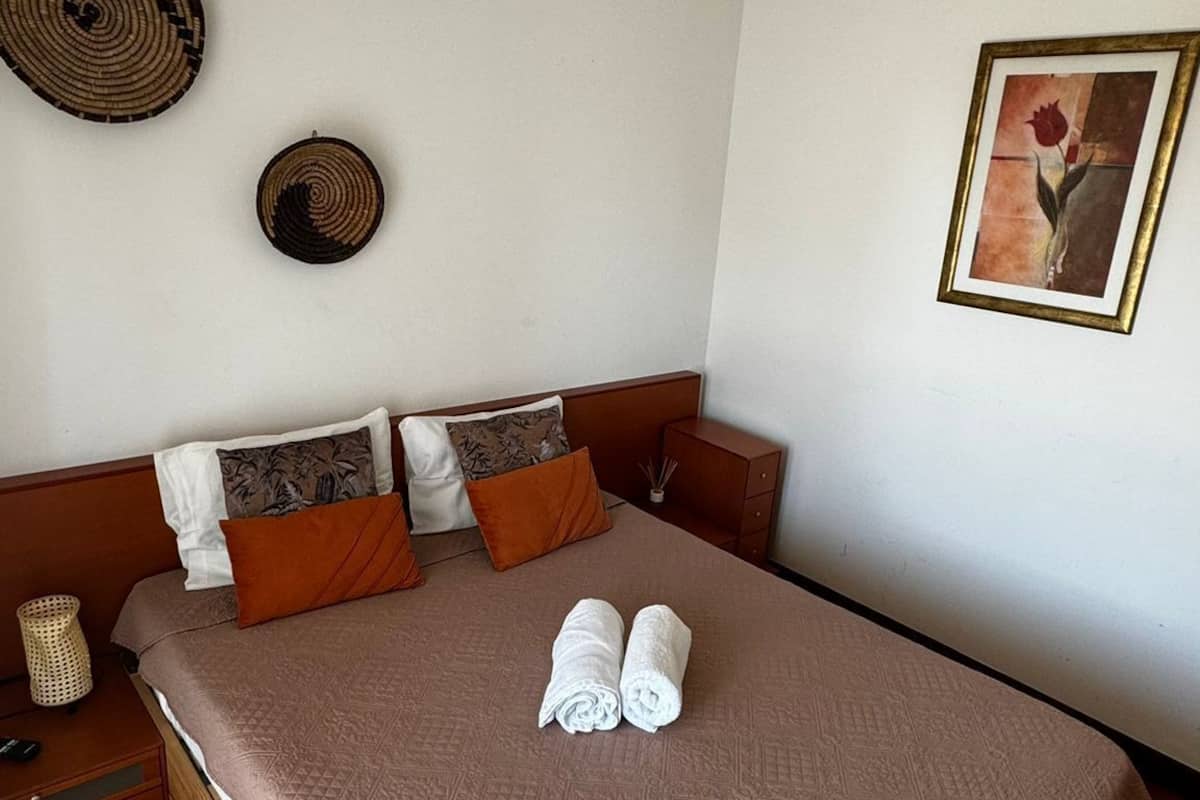 Standard Twin Room, Sea View | Wi-fi percuma, dihias secara berasingan 