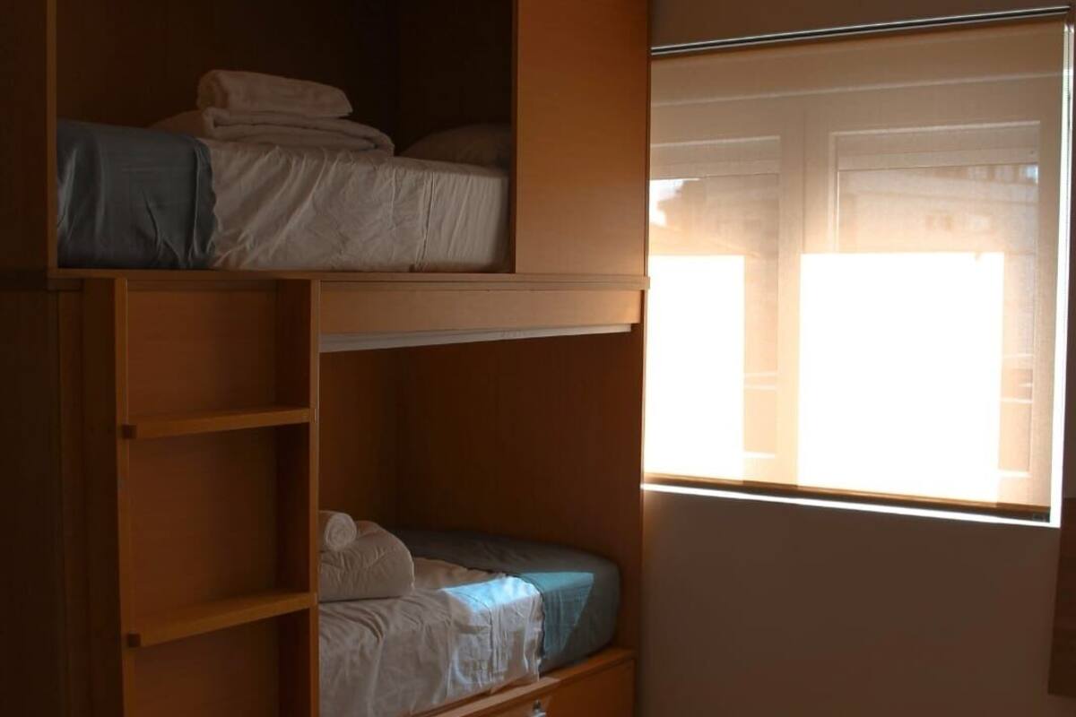 Bunk Bed in Mixed Dormitory Room | Wi-fi percuma, dihias secara berasingan 
