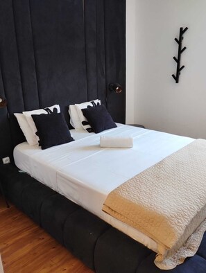 Standard Twin Room, Private Bathroom - Angel by Prada City House (Vila Nova de Gaia)