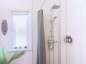 Lägenhet Premium - 1 sovrum - kök - utsikt mot trädgården | Dusch