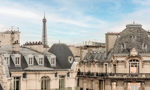 Exterior - LUXURY PARISIAN RETREAT NEAR CHAMPS-ÉLYSÉES WITH PANORAMIC VIEWS - 210  SQM  (Paris)