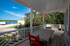 تناول الطعام بالخارج