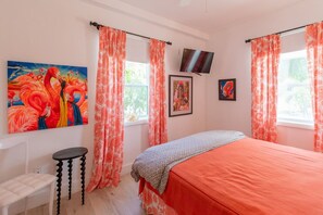 5 bedrooms, desk, iron/ironing board, WiFi