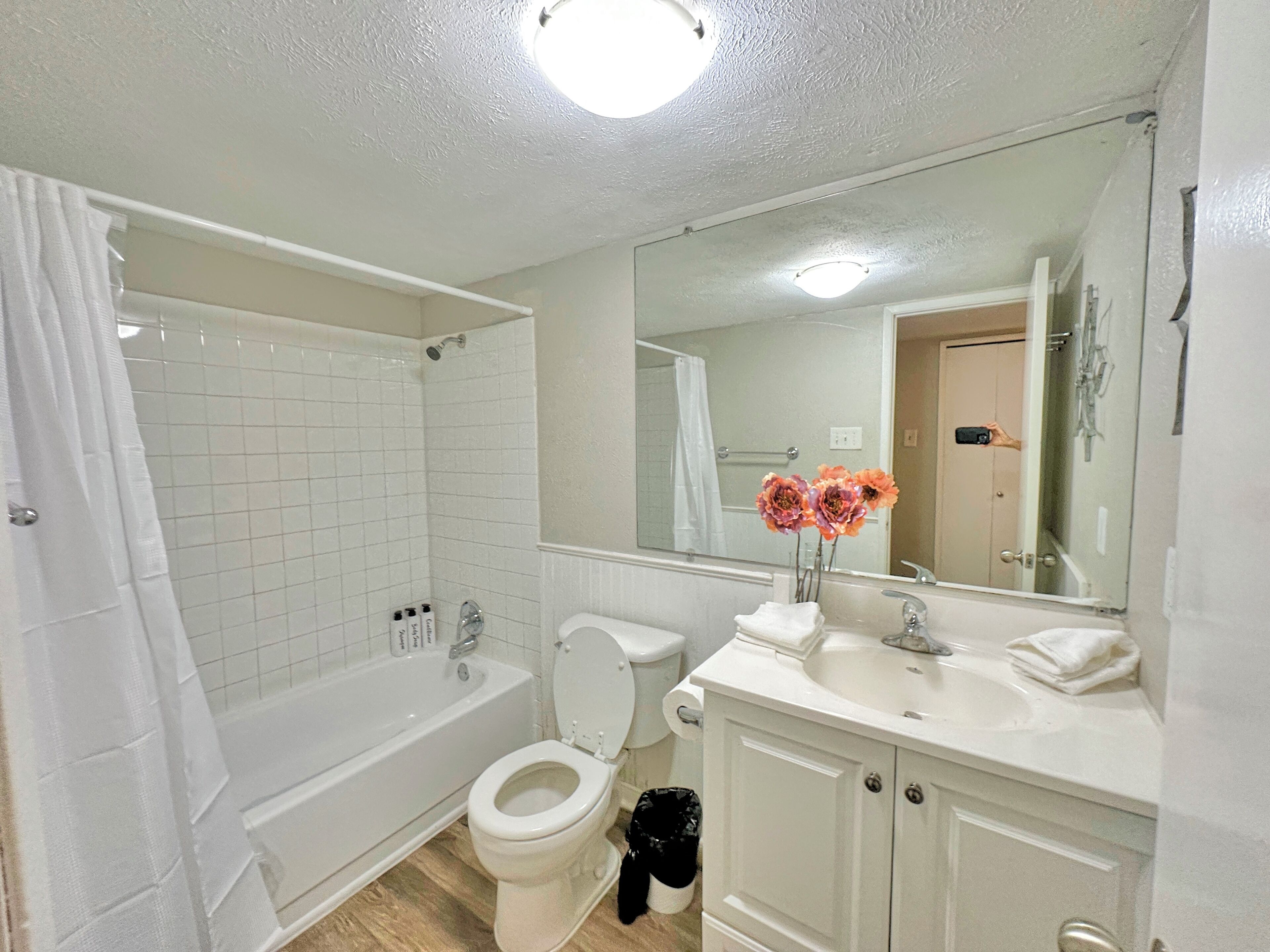 Suihku, pyyhkeet, saippua, sampoo