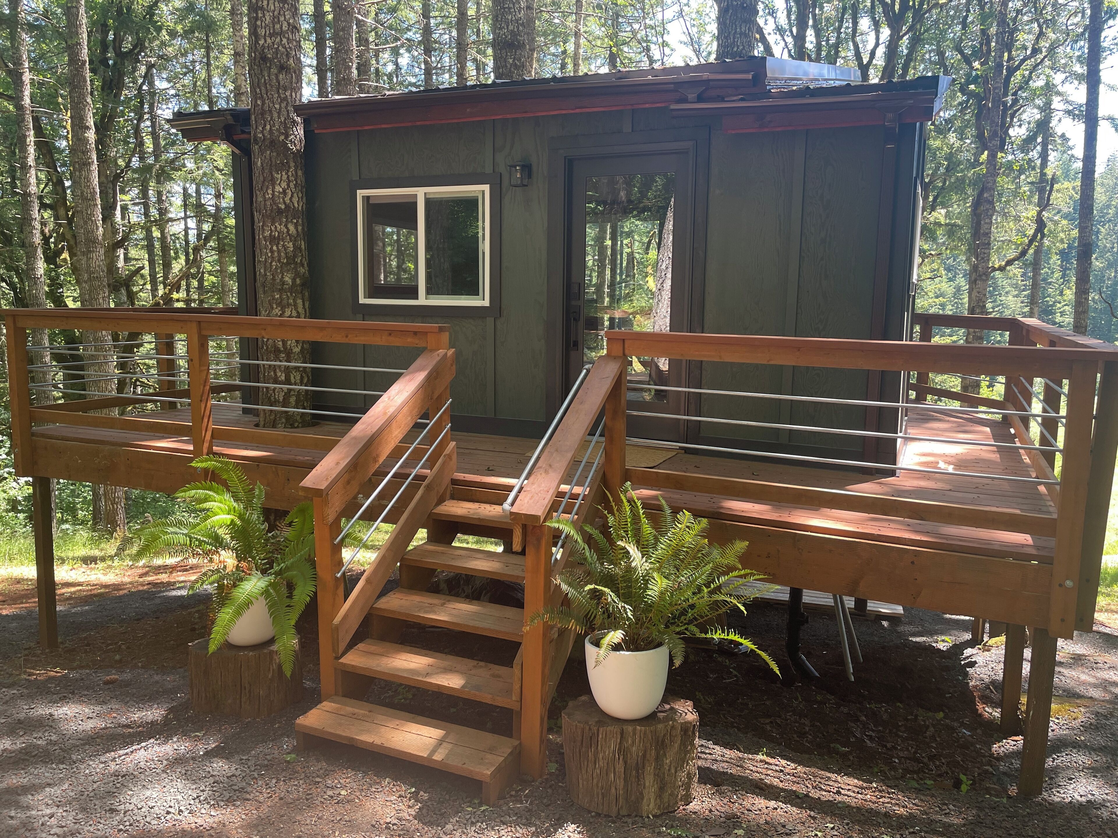 Beautiful treehouse cabin in the Willamette Valley