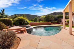 Pool - Luxurious Sedona Sanctuary with Pool and Spa 3 Master Bedrooms and Office Space (Sedona)