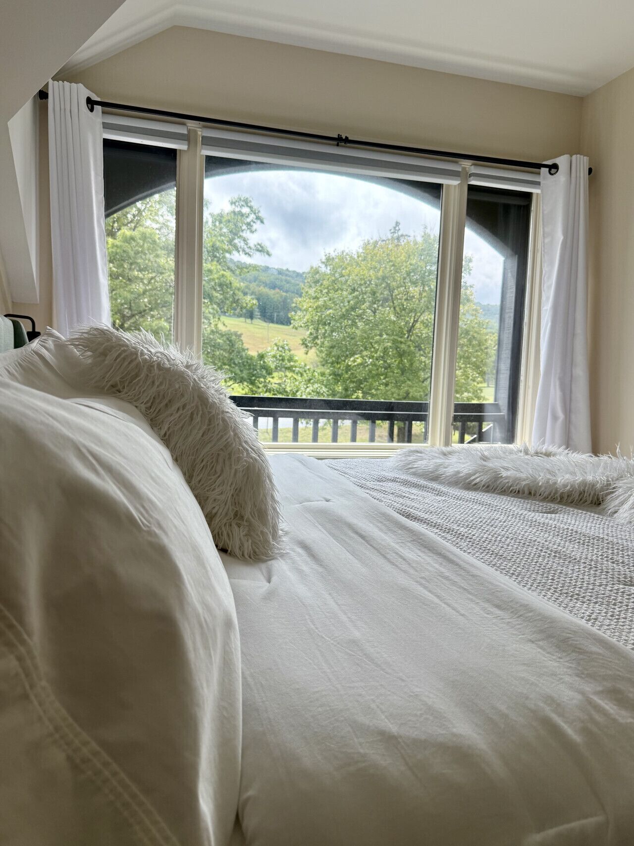 2 bedrooms, desk, free WiFi, bed sheets