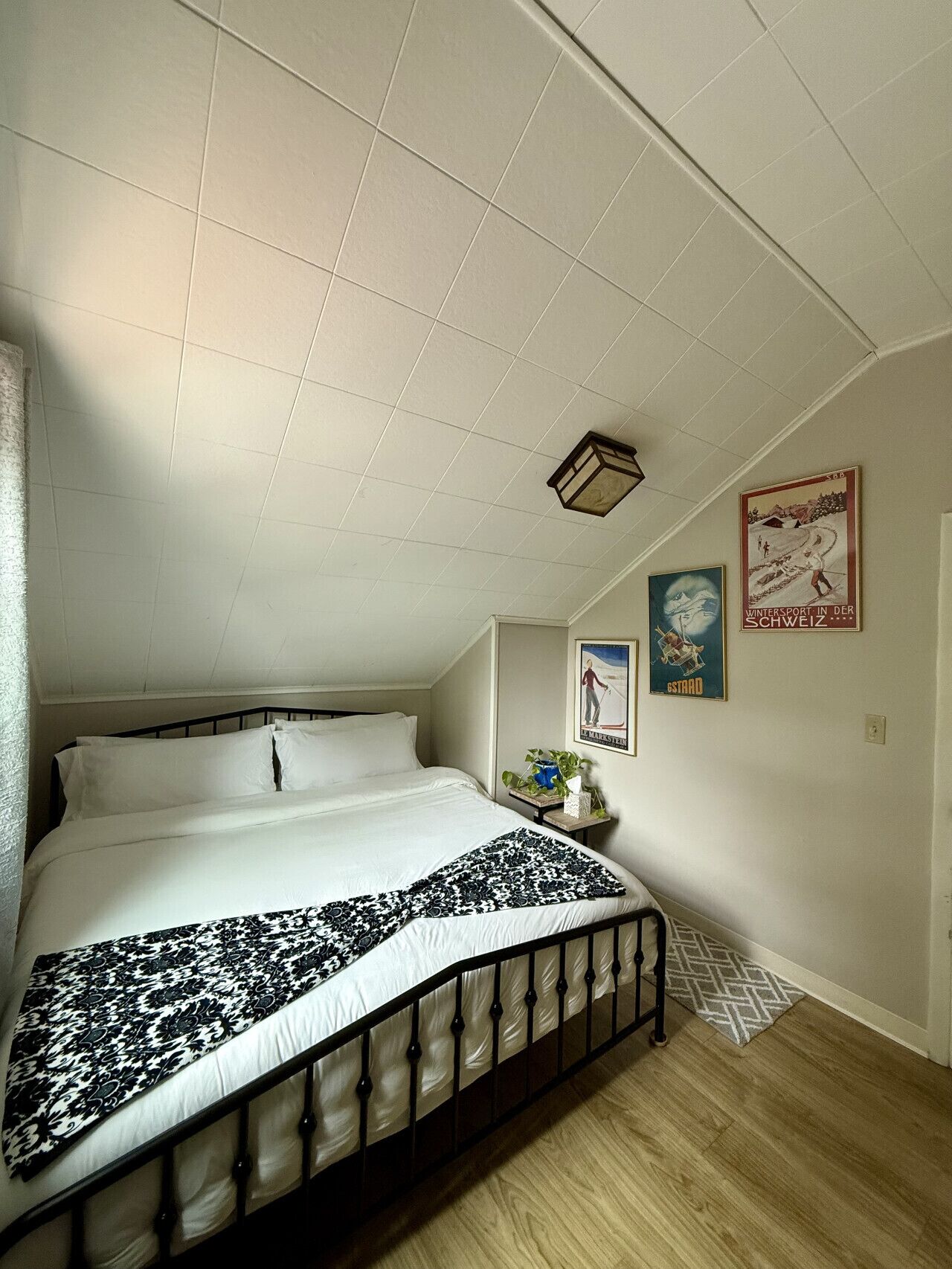 2 bedrooms, desk, free WiFi, bed sheets