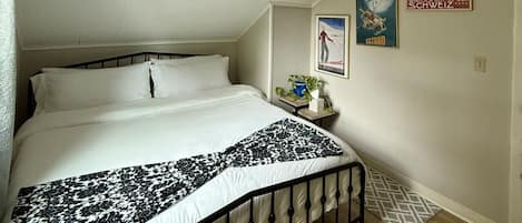 2 bedrooms, desk, free WiFi, bed sheets