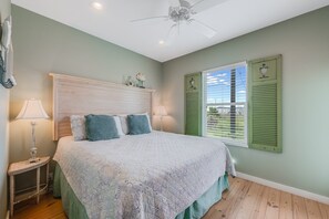 獨棟房屋, 多張床, 庭院, 泳池景觀 (Caney Creek Beach Club) | 4 間臥室、獨特裝潢、布置獨特、床單