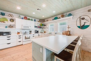 Ferienhaus, Mehrere Betten, Terrasse, Poolblick (Caney Creek Beach Club) | Eigene Küche | Kühlschrank, Mikrowelle, Herdplatte, Geschirrspüler