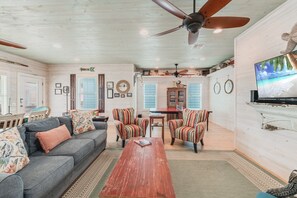 House, Multiple Beds, Patio, Pool View (Caney Creek Beach Club) | Living area | 42-inch flat-screen TV with digital channels - Caney Creek Beach Club (Port Aransas)
