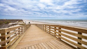 Beach - Jetty Set Go! Ocean Views & Private Pool! (Port Aransas)