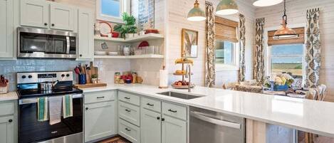 House, Multiple Beds, Pool Access, Pool View (Jetty Set Go! ) | Private kitchen | Fridge, microwave, oven, stovetop