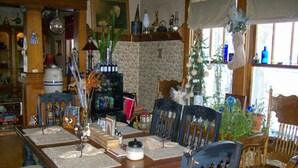 Dining - Relax in our Fish Haven Room in the Lower Lodge at The Cobblestone Bed & Breakfast (Birchwood)