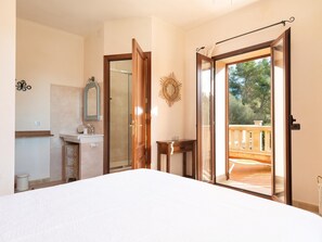 6 bedrooms, internet, bed sheets - Finca S'Espiga: luxury oasis in Porto Colom. (PM)
