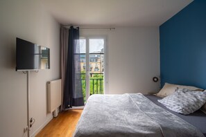 2 bedrooms, iron/ironing board, free WiFi, bed sheets